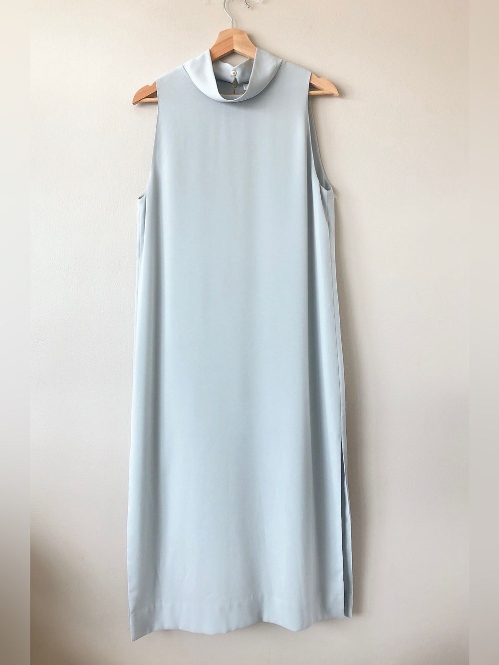 Aritzia Babaton Sleeveless High-Neck Shift Dress - Light Blue green small